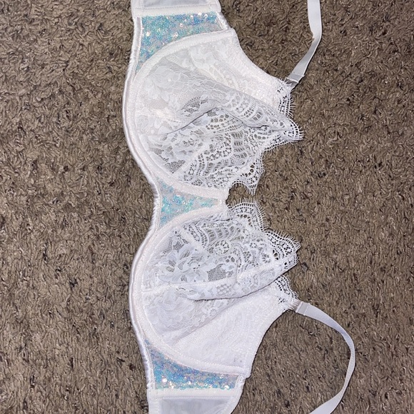 Victoria’s Secret bra / perfect condition / size 34DD/ color White / underwire - Picture 5 of 5